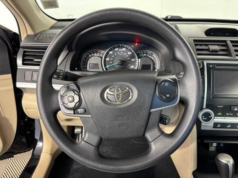 Used 2012 Toyota Camry LE FWD image 12