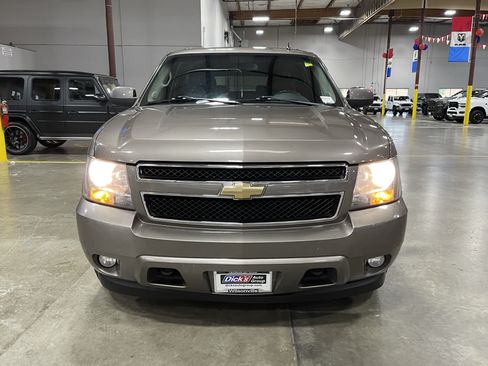 Used 2011 Chevrolet Suburban LT AWD/4WD image 8
