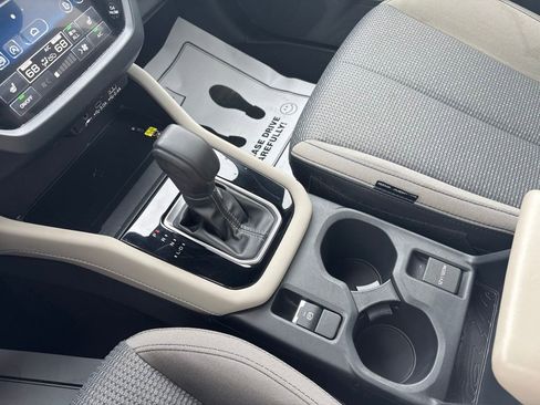 Certified 2025 Subaru Forester Premium AWD/4WD image 17