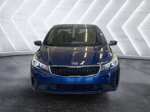 Used 2017 Kia Forte LX image 2