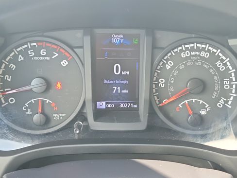 Used 2022 Toyota Tacoma SR w/ SR Convenience Package RWD image 24