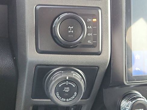 Used 2017 Ford F150 Raptor w/ Equipment Group 802A Luxury AWD/4WD image 14