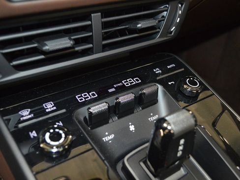 Certified 2026 Porsche 911 Carrera 4S image 33