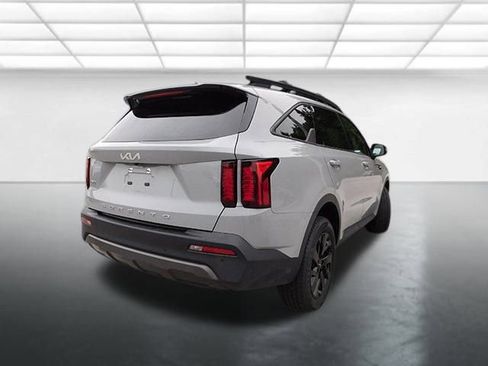 Used 2022 Kia Sorento S w/ Panoramic Sunroof Package image 5