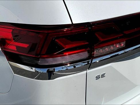 New 2026 Volkswagen Atlas SE FWD image 23