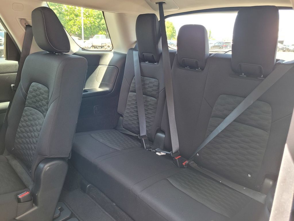 Used 2024 Nissan Pathfinder SV AWD/4WD image 14