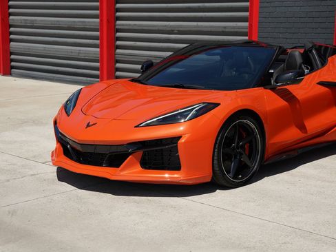 Used 2025 Chevrolet Corvette E-Ray w/ Stealth Interior Trim Package AWD/4WD image 7