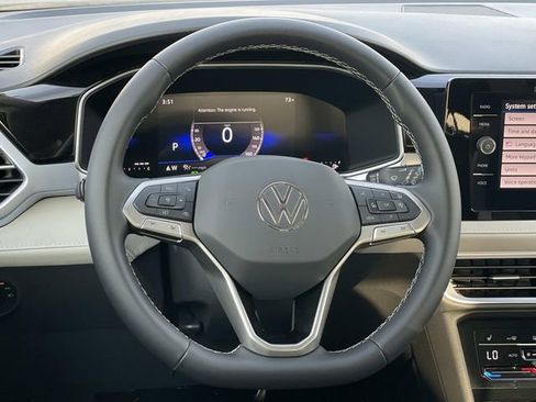 New 2026 Volkswagen Taos SE image 7
