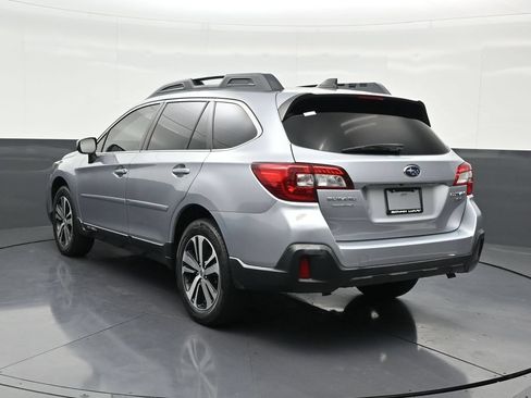 Used 2019 Subaru Outback 3.6R Limited AWD/4WD image 5