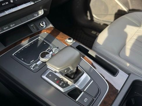 Used 2018 Audi Q5 2.0T Premium image 19