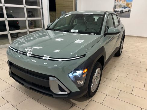 New 2026 Hyundai Kona SE image 2