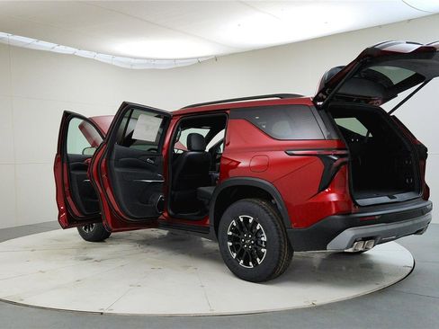 New 2026 Chevrolet Traverse Z71 w/ Enhanced Driving Package image 11