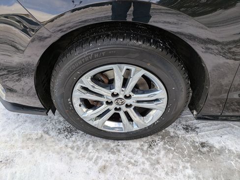 Used 2022 Toyota Sienna XSE image 26