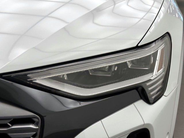 Certified 2024 Audi Q8 e-tron Premium Plus w/ Premium Plus Package AWD/4WD image 7