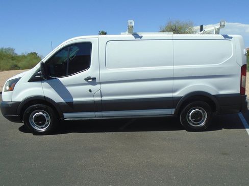 Used 2018 Ford Transit 150 130 Low Roof RWD image 2