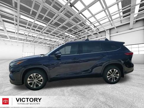 Used 2022 Toyota Highlander XLE image 5
