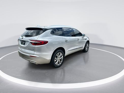 Used 2018 Buick Enclave Avenir w/ Avenir Technology Package FWD image 8