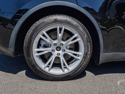 Used 2023 Tesla Model Y Long Range AWD/4WD image 9