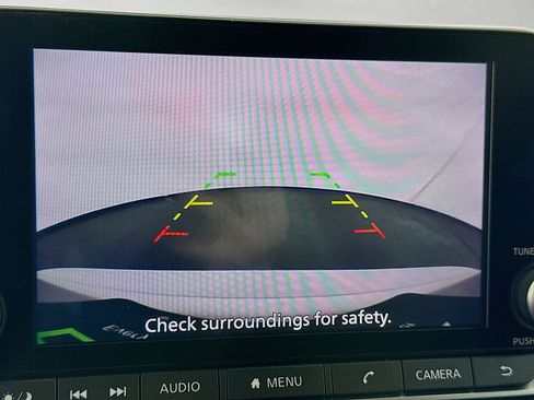 Used 2025 Nissan Rogue SV image 22