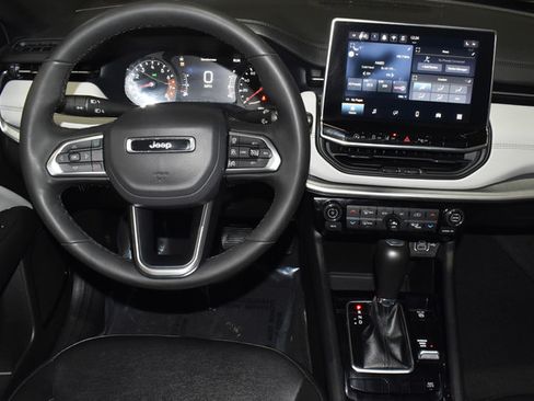 Used 2025 Jeep Compass Limited AWD/4WD image 22