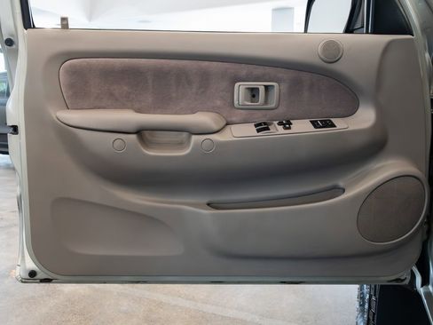 Used 2004 Toyota Tacoma 4x4 Xtracab V6 image 18