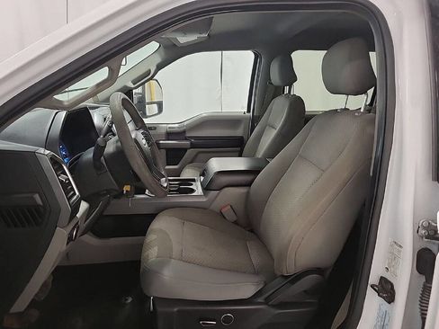 Used 2017 Ford F250 XLT w/ XLT Premium Package image 5