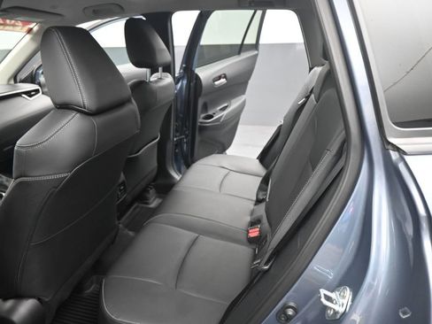 Used 2023 Toyota Corolla Cross XLE image 18