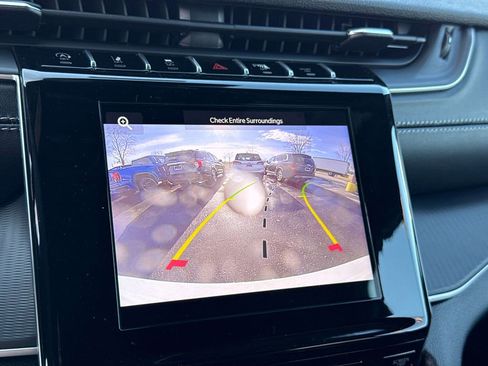 New 2025 Jeep Grand Cherokee Laredo X w/ Luxury Tech Group I image 19