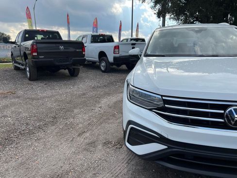 Used 2024 Volkswagen Tiguan SE image 9