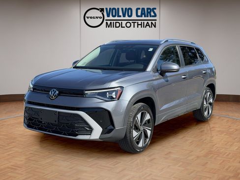 Used 2025 Volkswagen Taos SE AWD/4WD image 23