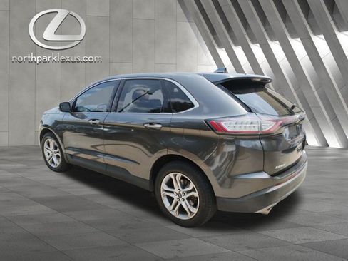 Used 2018 Ford Edge Titanium w/ Technology Package FWD image 2