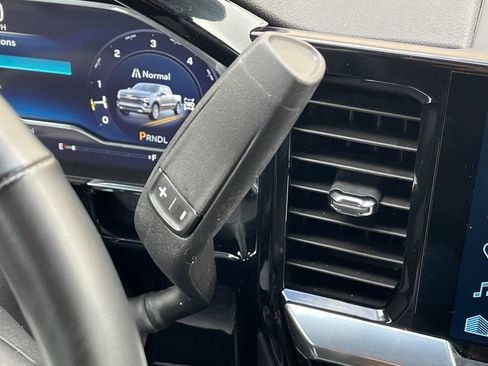 Used 2025 Chevrolet Silverado 1500 LT image 21