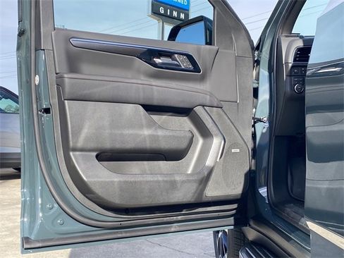 New 2026 Chevrolet Suburban RST w/ RST Capability Package image 23