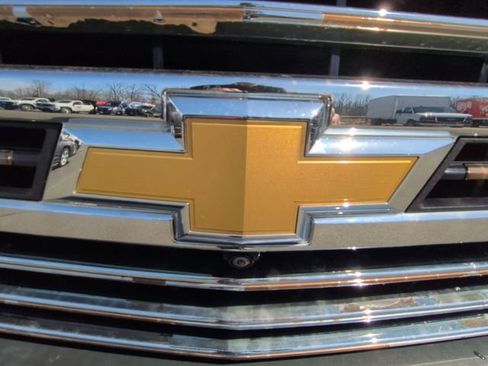 Used 2019 Chevrolet Silverado 1500 High Country w/ Technology Package image 32