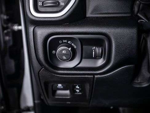 Used 2020 RAM 1500 Big Horn AWD/4WD image 35