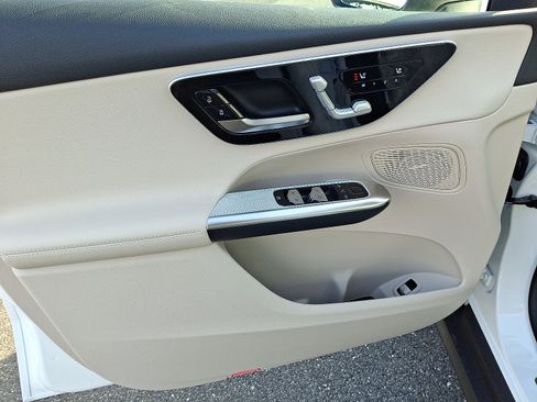 New 2026 Mercedes-Benz GLC 300 4MATIC image 7