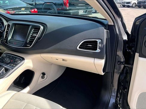 Used 2016 Chrysler 200 Limited w/ Anniversary Edition image 15