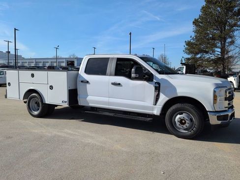 New 2025 Ford F350 XL w/ XL Chrome Package image 2