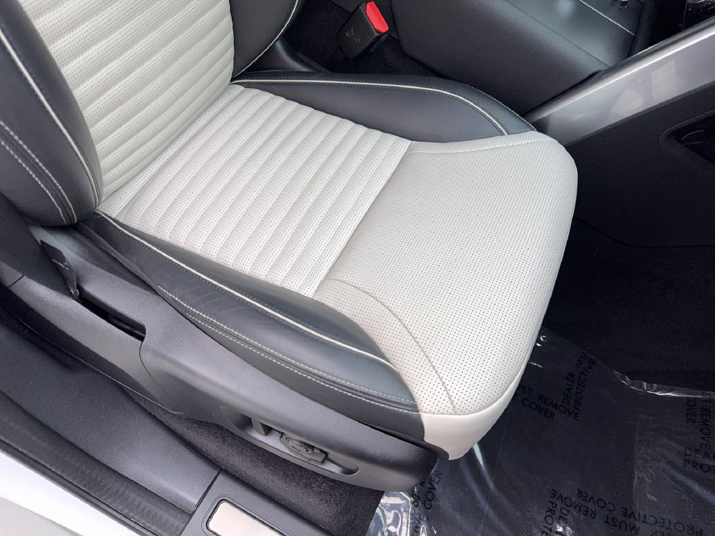 Used 2024 Land Rover Discovery Dynamic SE AWD/4WD image 50