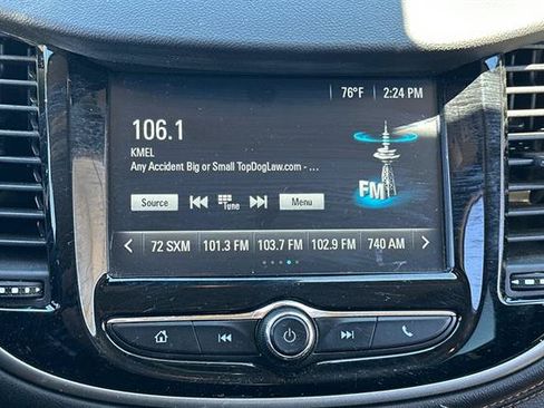 Used 2017 Chevrolet Trax LT AWD/4WD image 19