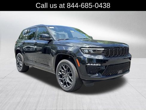 New 2025 Jeep Grand Cherokee Summit AWD/4WD image 3