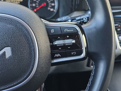 Used 2023 Kia Sorento S image 21