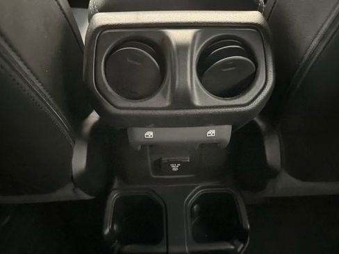 Used 2021 Jeep Gladiator Overland w/ Popular Equipment Package AWD/4WD image 21