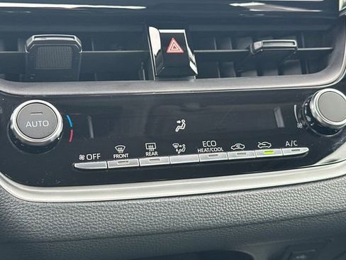 Used 2025 Toyota Corolla LE image 18