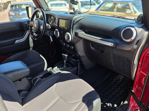 Used 2013 Jeep Wrangler Rubicon w/ PWR Convenience Group AWD/4WD image 15