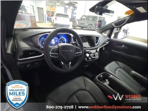 New 2026 Chrysler Voyager LX image 12