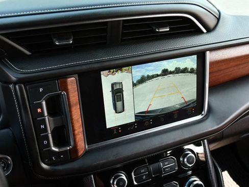 Used 2023 GMC Yukon Denali Ultimate AWD/4WD image 54