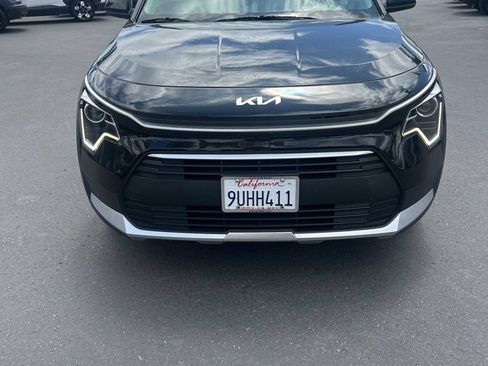 Used 2025 Kia Niro LX FWD image 4