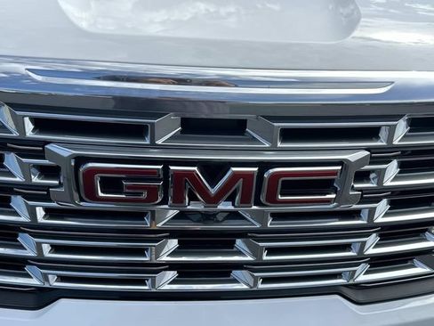 Certified 2025 GMC Acadia Denali w/ Super Cruise Package AWD/4WD image 31
