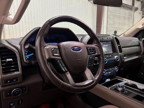 Used 2019 Ford Expedition XLT w/ Equipment Group 202A RWD image 29